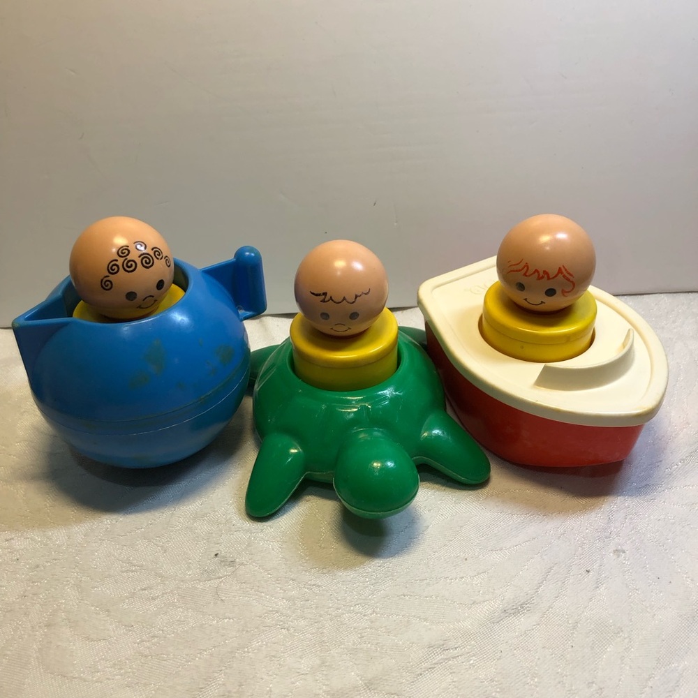Vintage Fisher Price Floating Toys With 3 Large People 1974